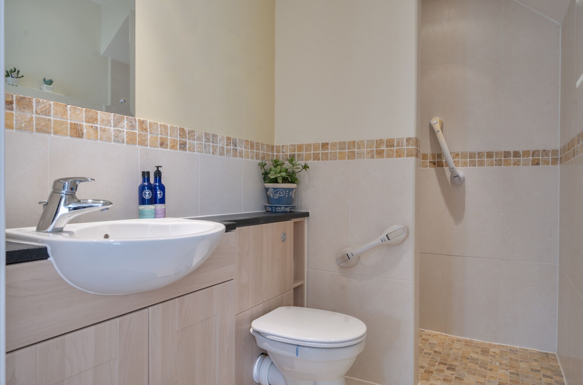 2 bed mid-terraced house for sale in Florence Court, Wilton, SP2 15