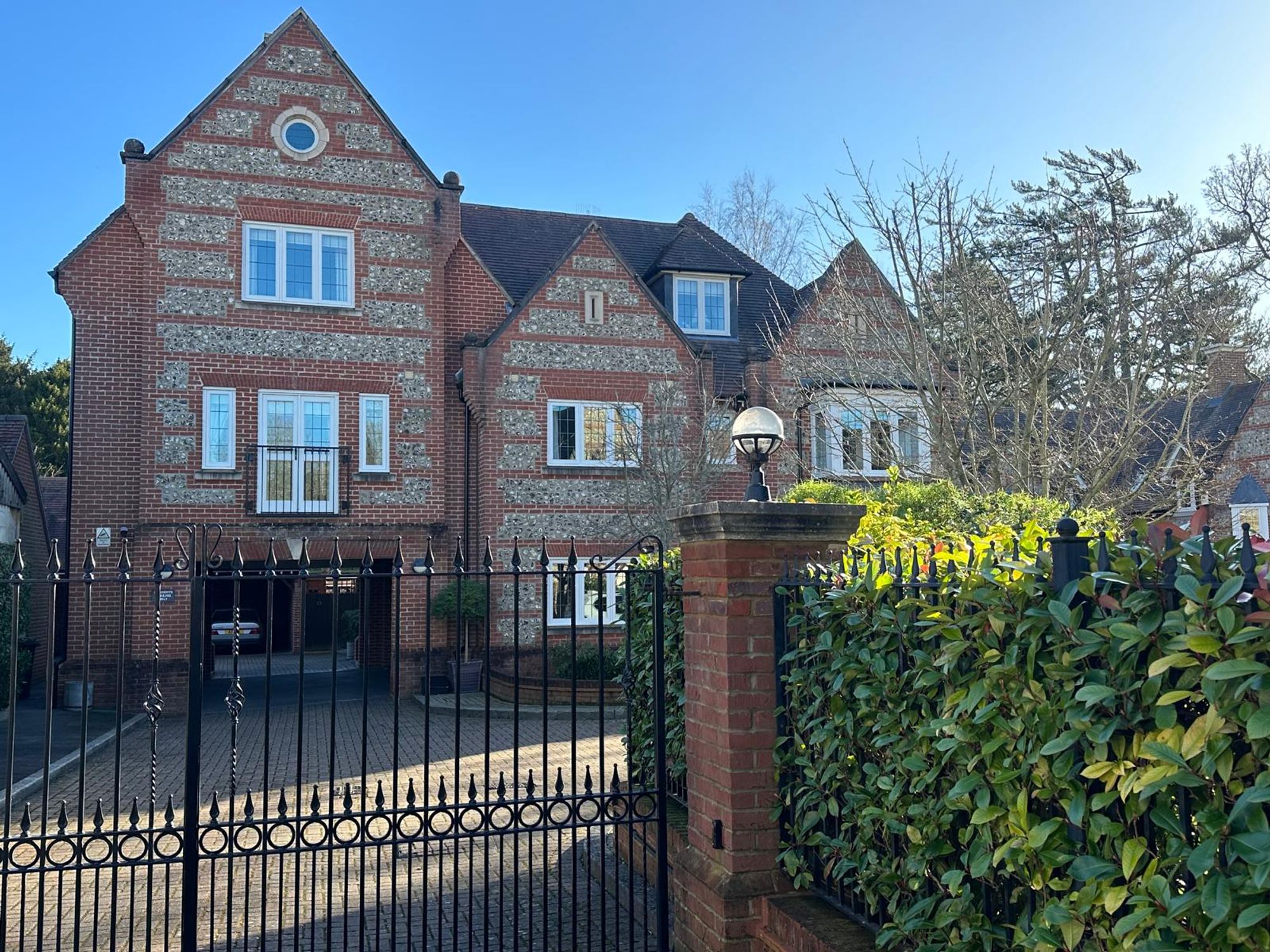 2 bed maisonette for sale in Florence Court, Wilton, SP2  - Property Image 2