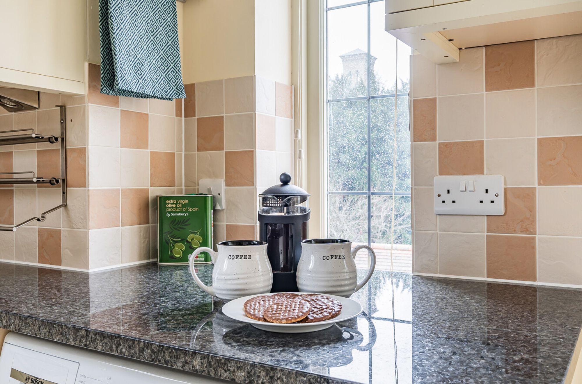 2 bed maisonette for sale in Florence Court, Wilton, SP2  - Property Image 6