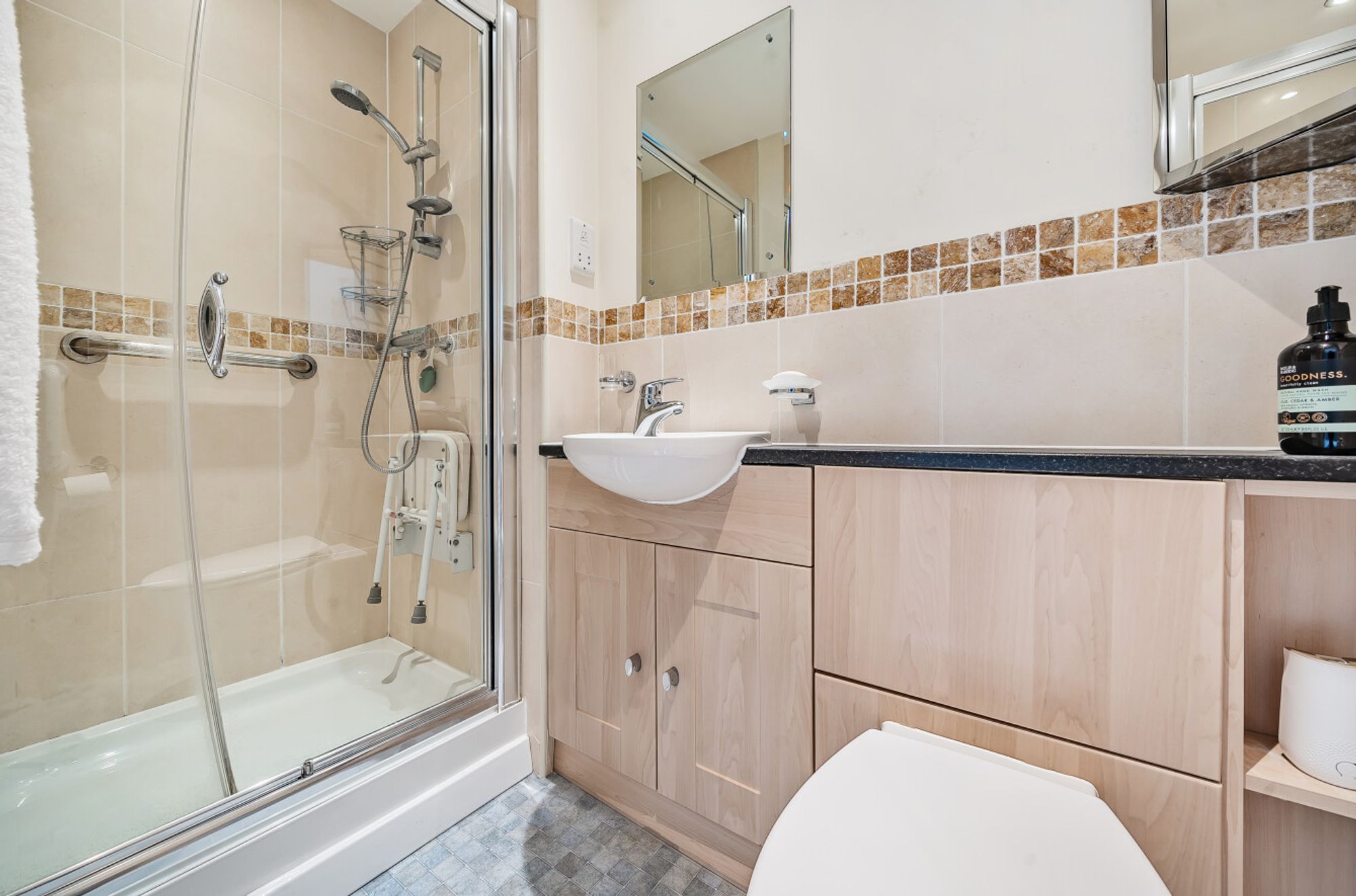 2 bed maisonette for sale in Florence Court, Wilton, SP2  - Property Image 10