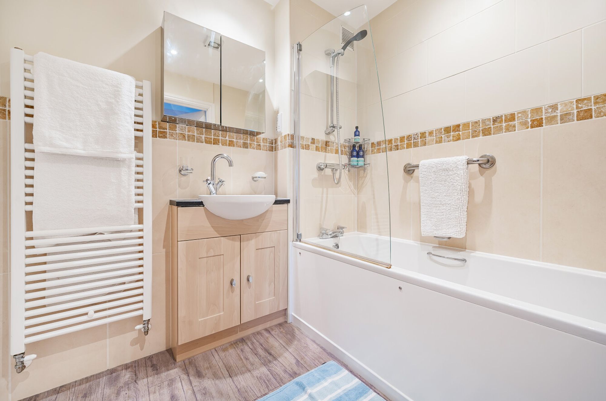 2 bed maisonette for sale in Florence Court, Wilton, SP2  - Property Image 11