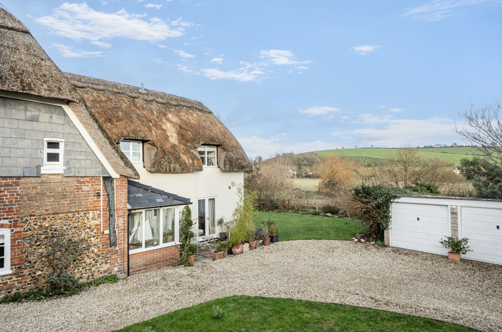 4 bed character property for sale in South Street, Great Wishford, SP2 51