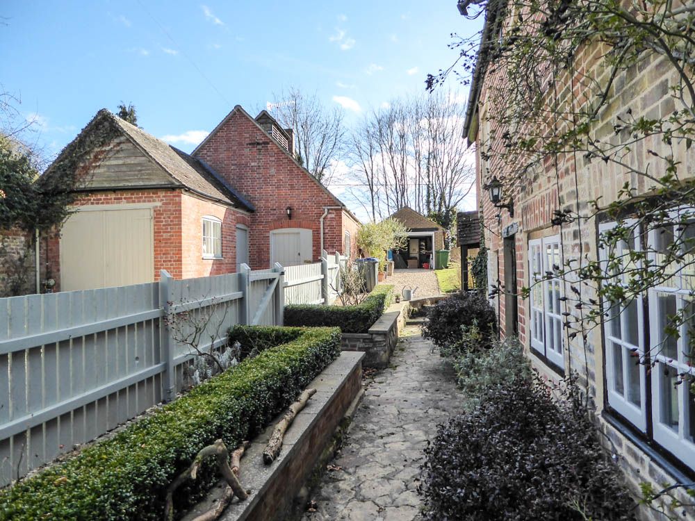 4 bed detached house to rent in Old Forge House, Heytesbury 21