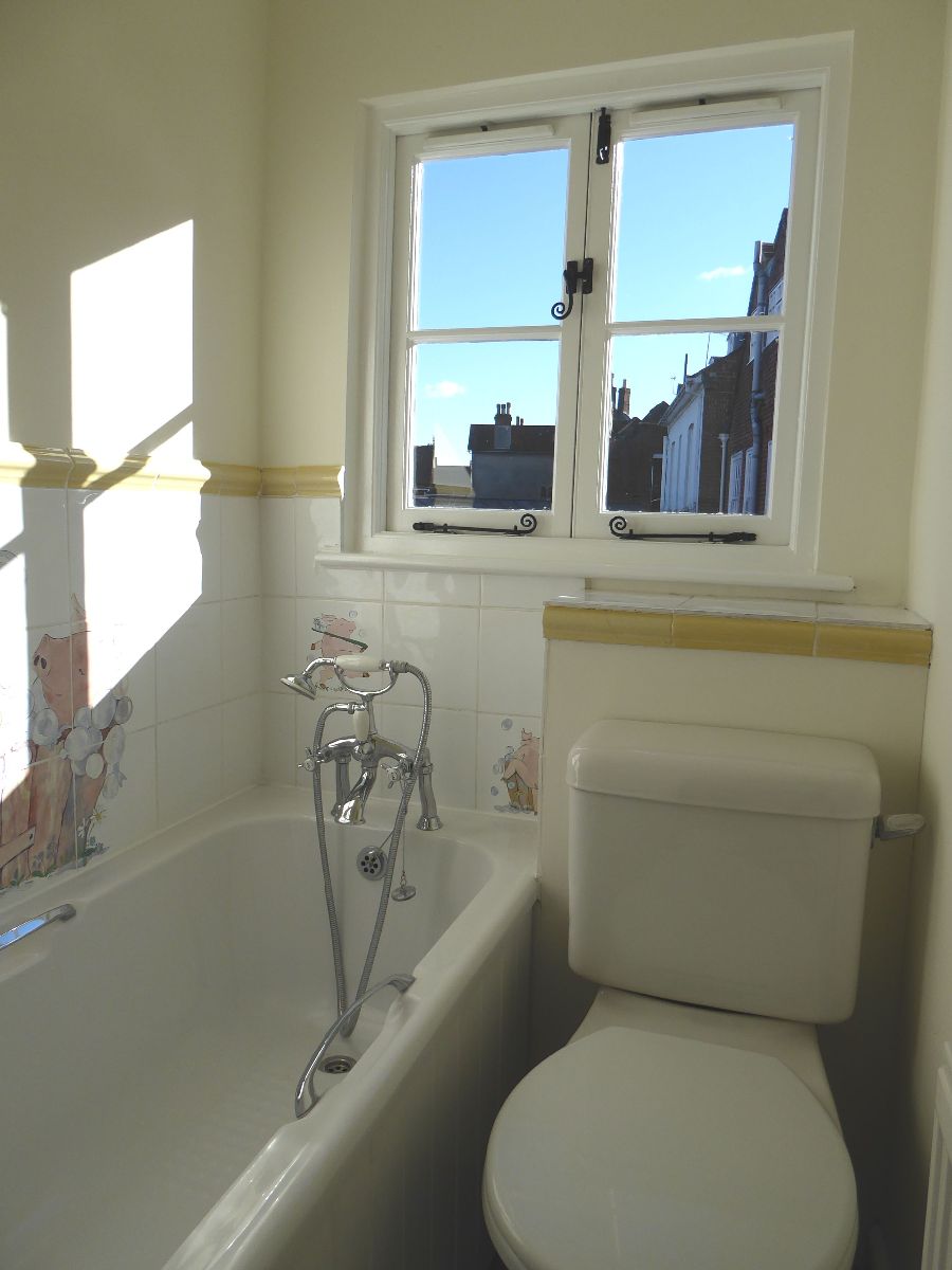 2 bed terraced house to rent in Trinity Street 7