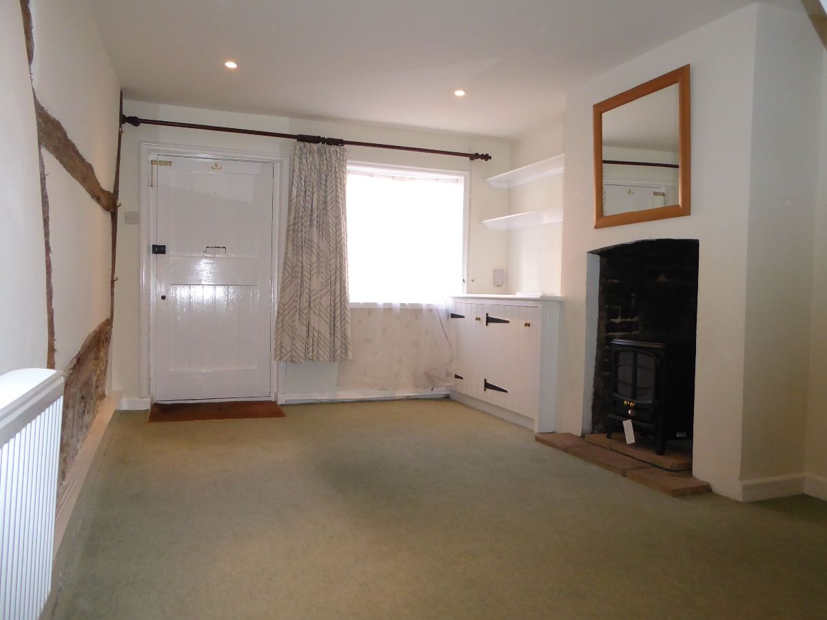 2 bed terraced house to rent in Trinity Street  - Property Image 2