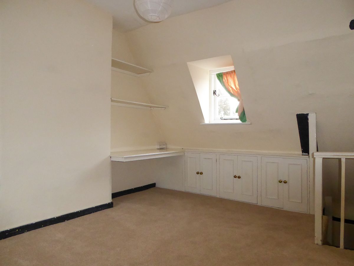 2 bed terraced house to rent in Trinity Street 12