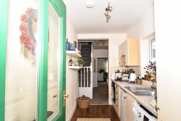 2 bed terraced house to rent in West Street  - Property Image 7