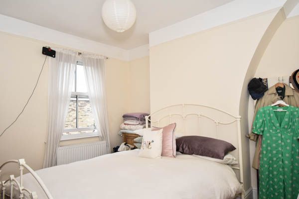 2 bed terraced house to rent in West Street 9