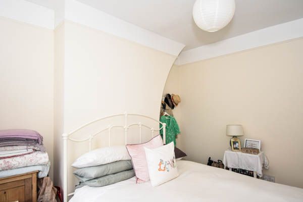 2 bed terraced house to rent in West Street 10