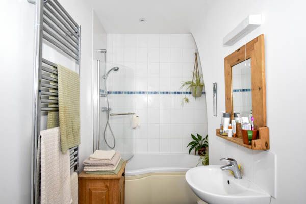 2 bed terraced house to rent in West Street 11