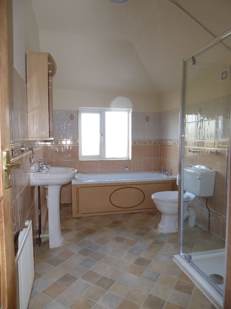 2 bed terraced house to rent in Devizes Road  - Property Image 7