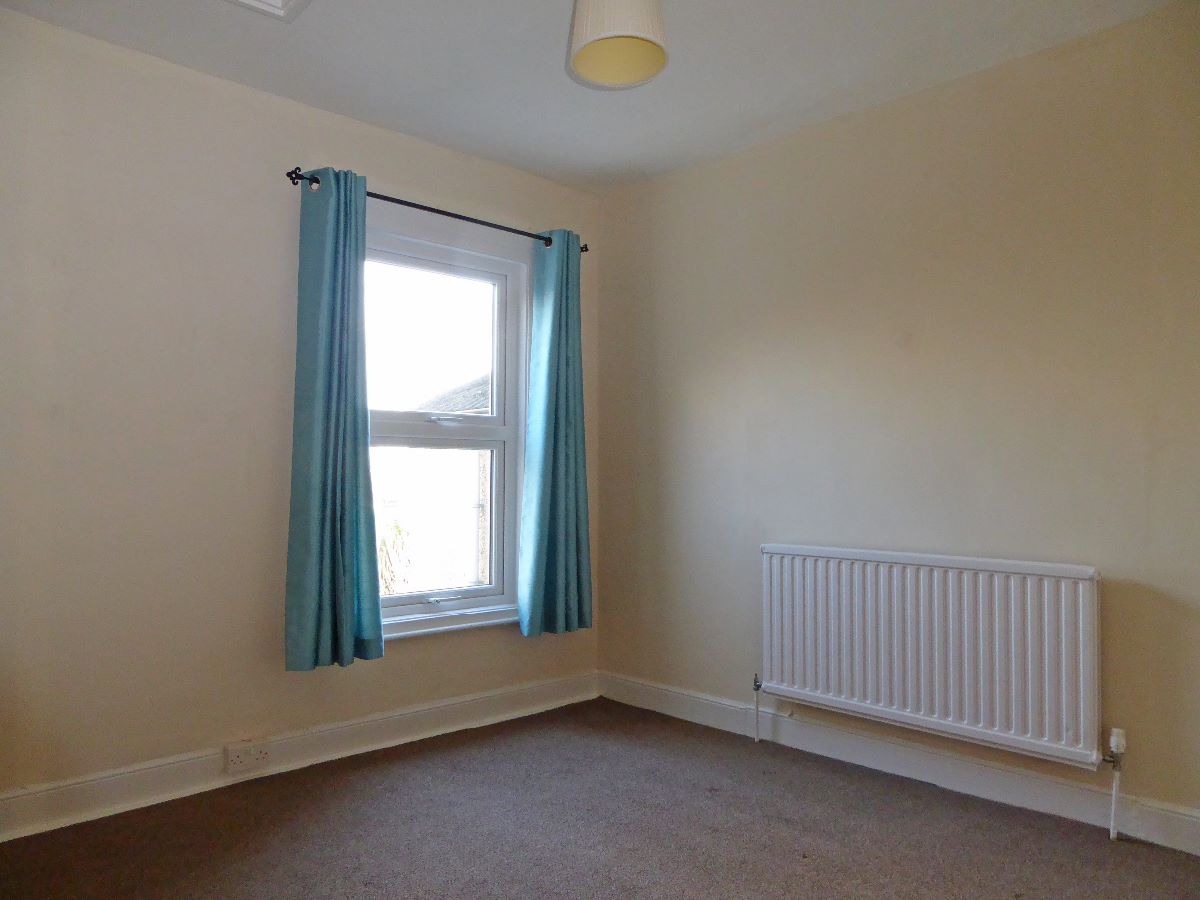 2 bed terraced house to rent in Devizes Road  - Property Image 9