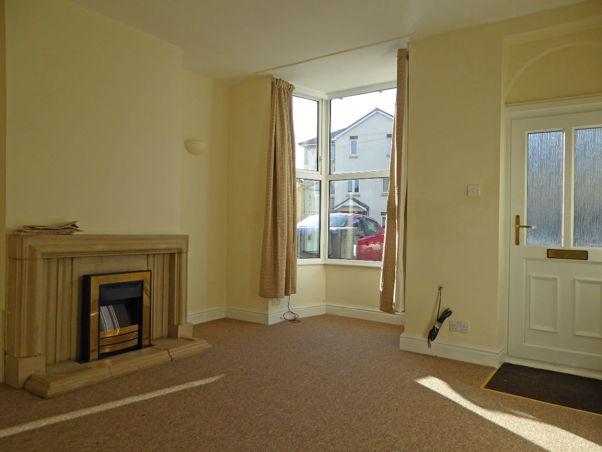 2 bed terraced house to rent in Devizes Road  - Property Image 2