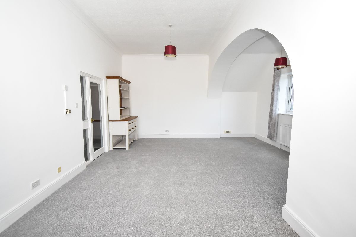 2 bed flat to rent in Crow Lane, Wilton  - Property Image 3