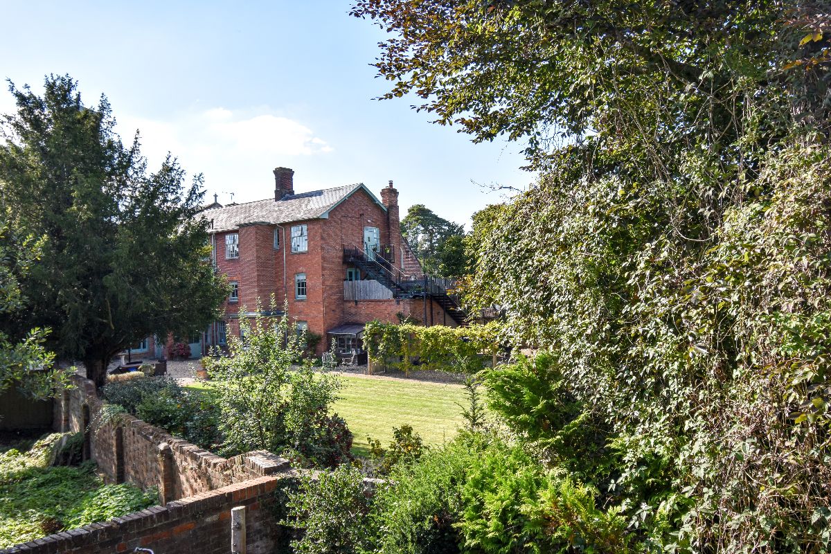 2 bed flat to rent in Crow Lane, Wilton  - Property Image 9