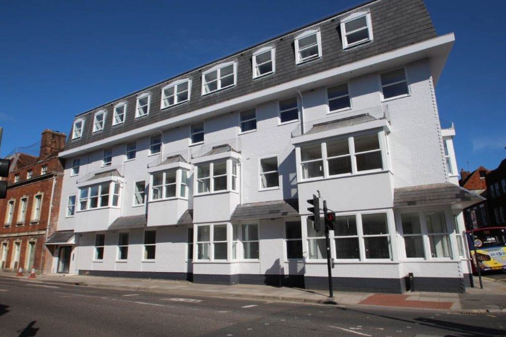 1 bed flat to rent in Chequers House, Salisbury
