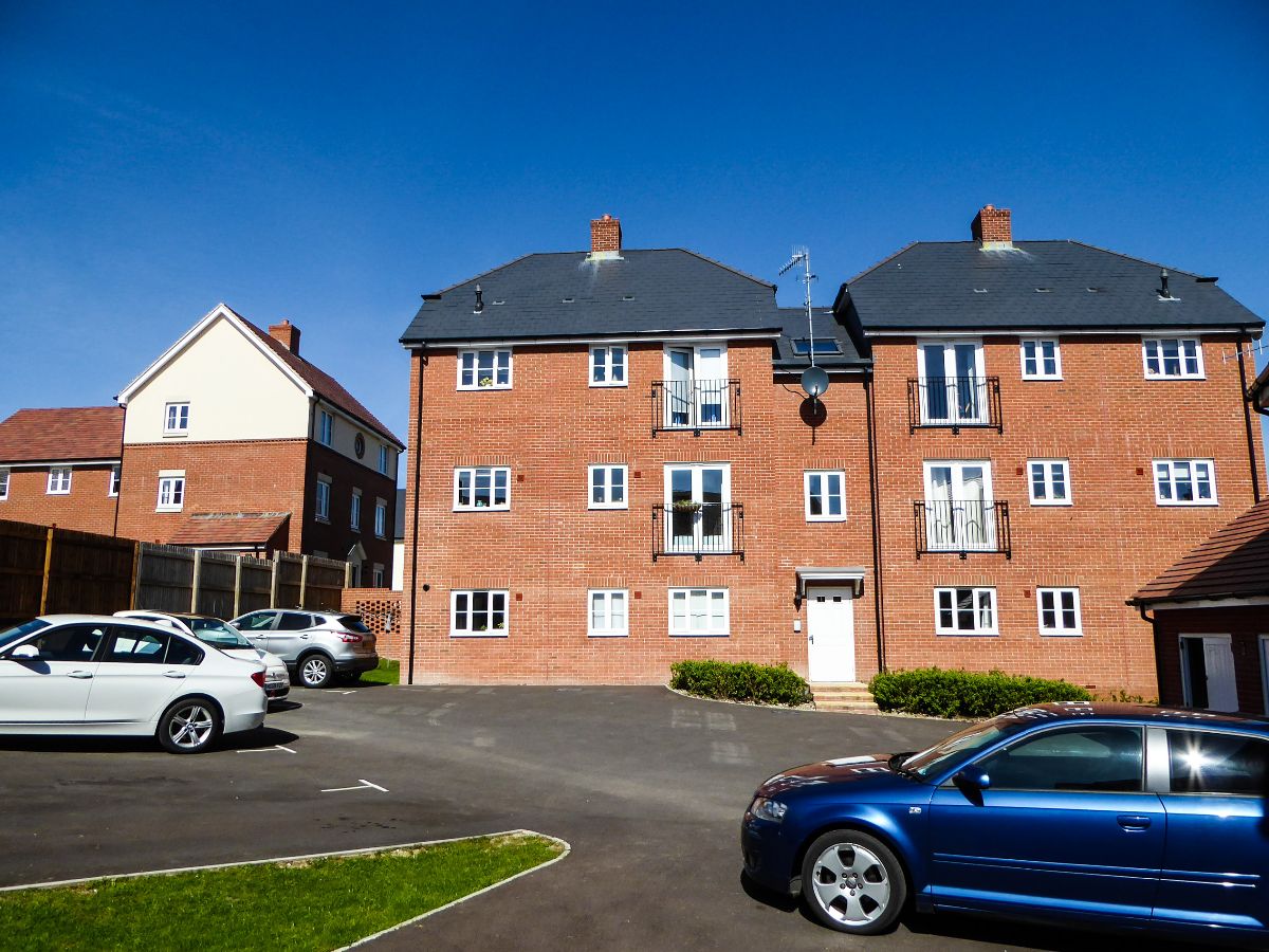2 bed flat to rent in Flint Way, Cathedral Gate  - Property Image 11