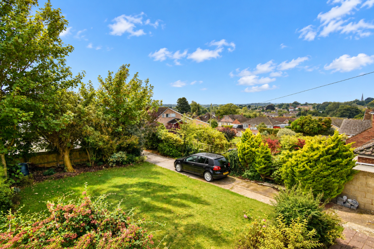 3 bed detached house to rent in Potters Way, Laverstock 11