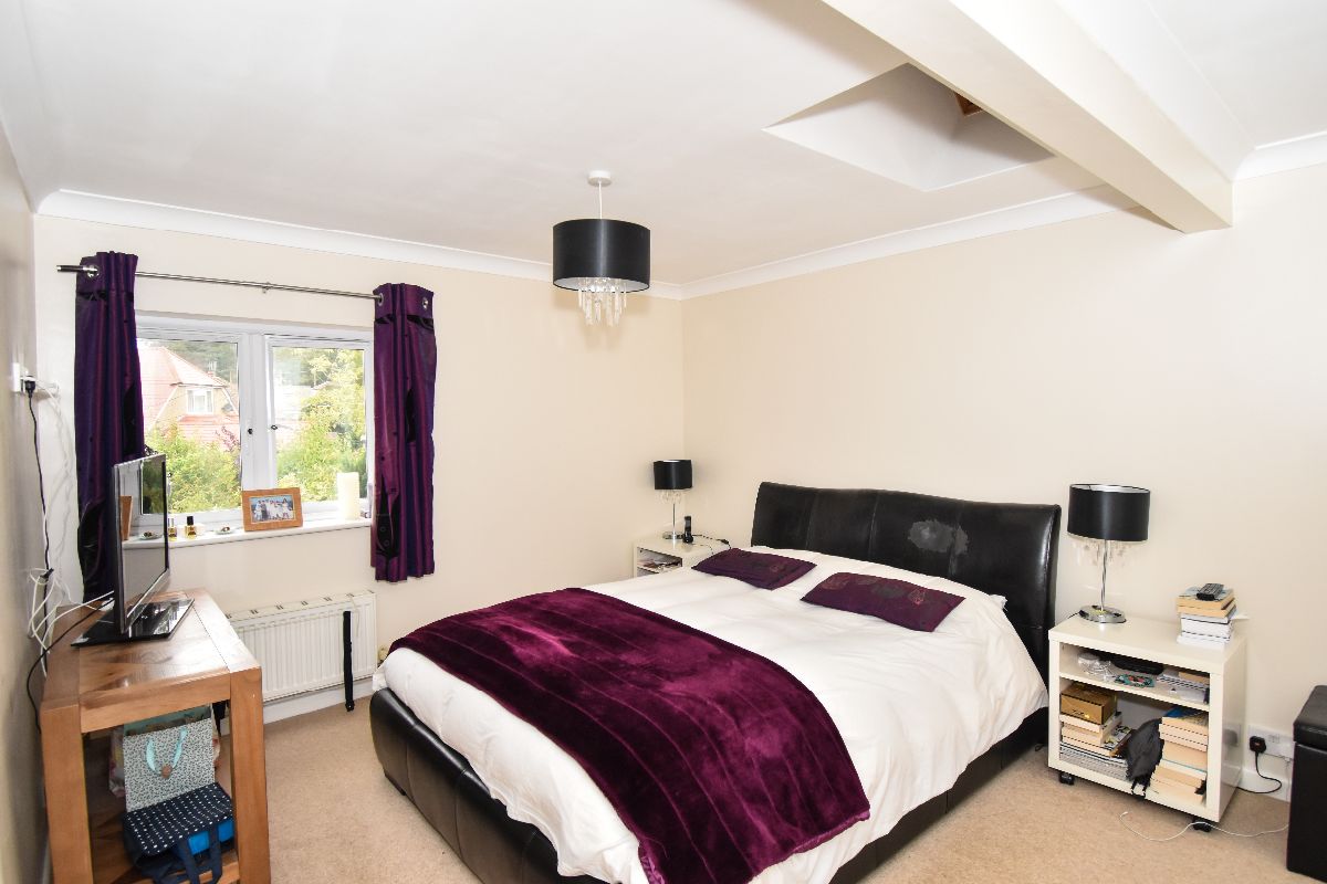 3 bed detached house to rent in Potters Way, Laverstock  - Property Image 6