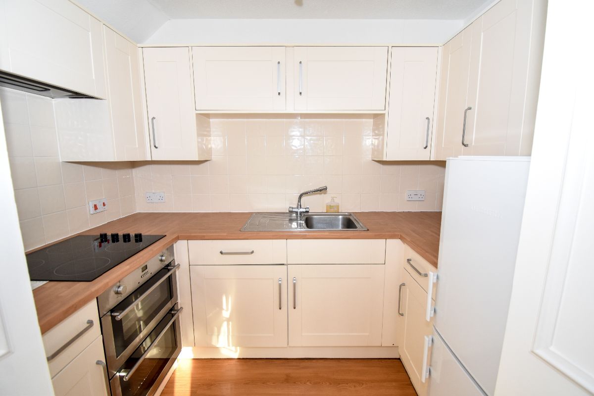 2 bed flat to rent in Flat 1, Woodruff, Belle Vue Road, Salisbury 4
