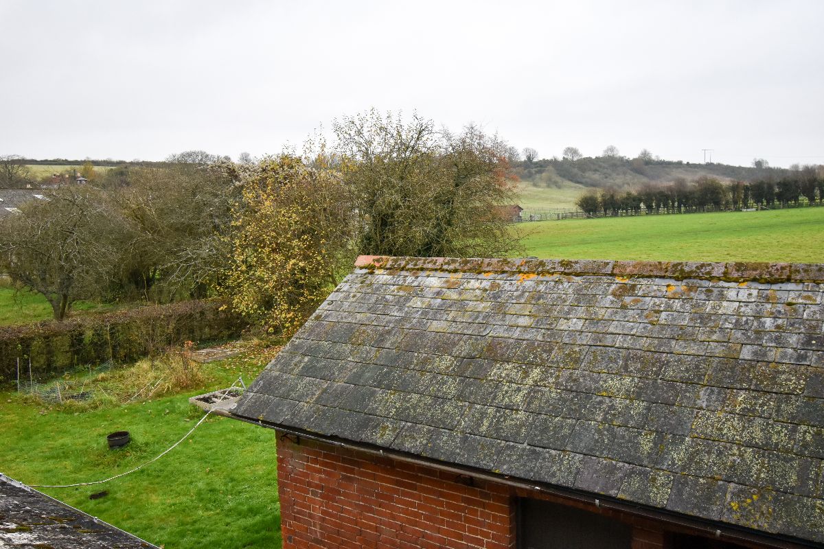 3 bed cottage to rent in Mooray Cottages, Chilmark  - Property Image 9