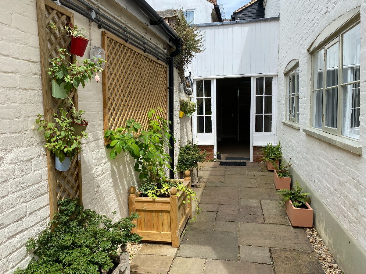 1 bed flat to rent in Church View, Wilton  - Property Image 1