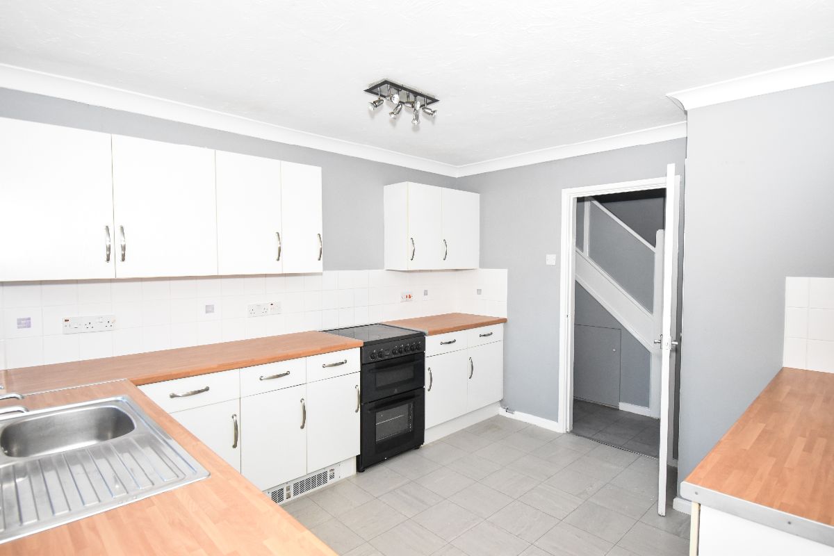 3 bed terraced house to rent in Meadow View, Winterbourne Stoke, Salisbury  - Property Image 6