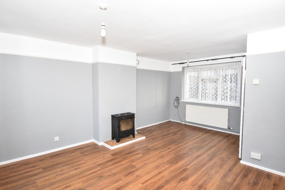 3 bed terraced house to rent in Meadow View, Winterbourne Stoke, Salisbury  - Property Image 5