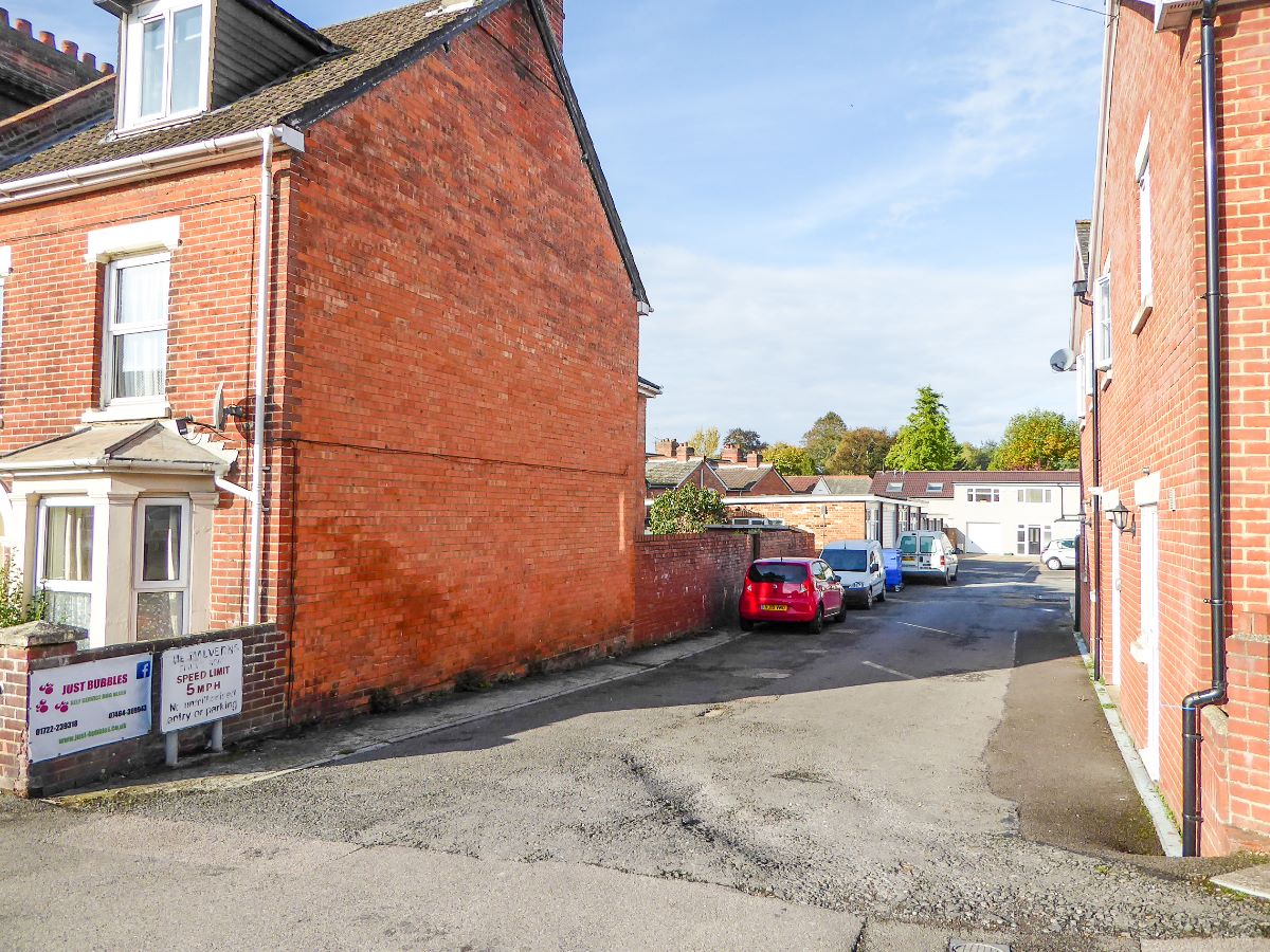 1 bed flat to rent in The Malverns, Salisbury  - Property Image 9