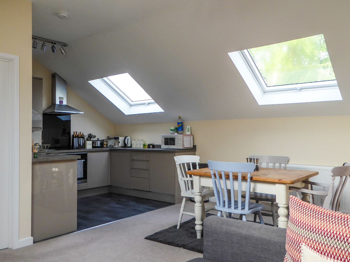 1 bed flat to rent in The Malverns, Salisbury 2