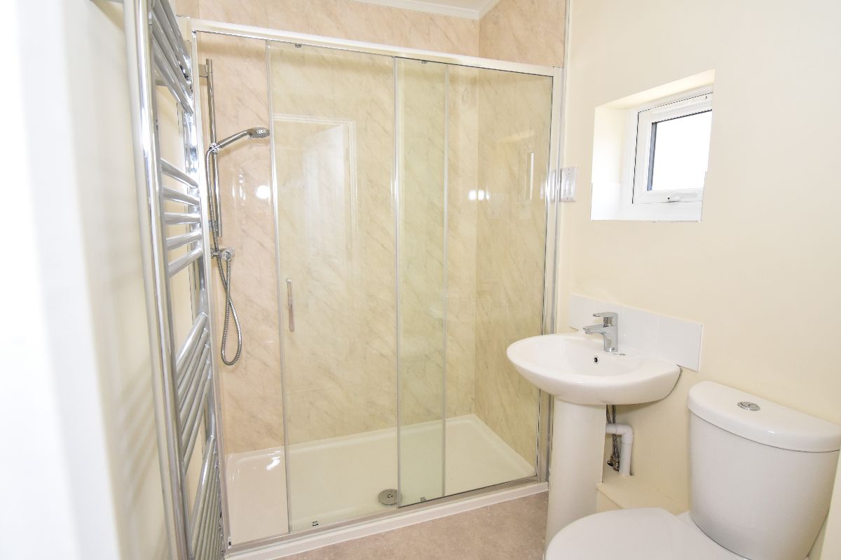 4 bed semi-detached house to rent in Wordsworth Road, Salisbury  - Property Image 10