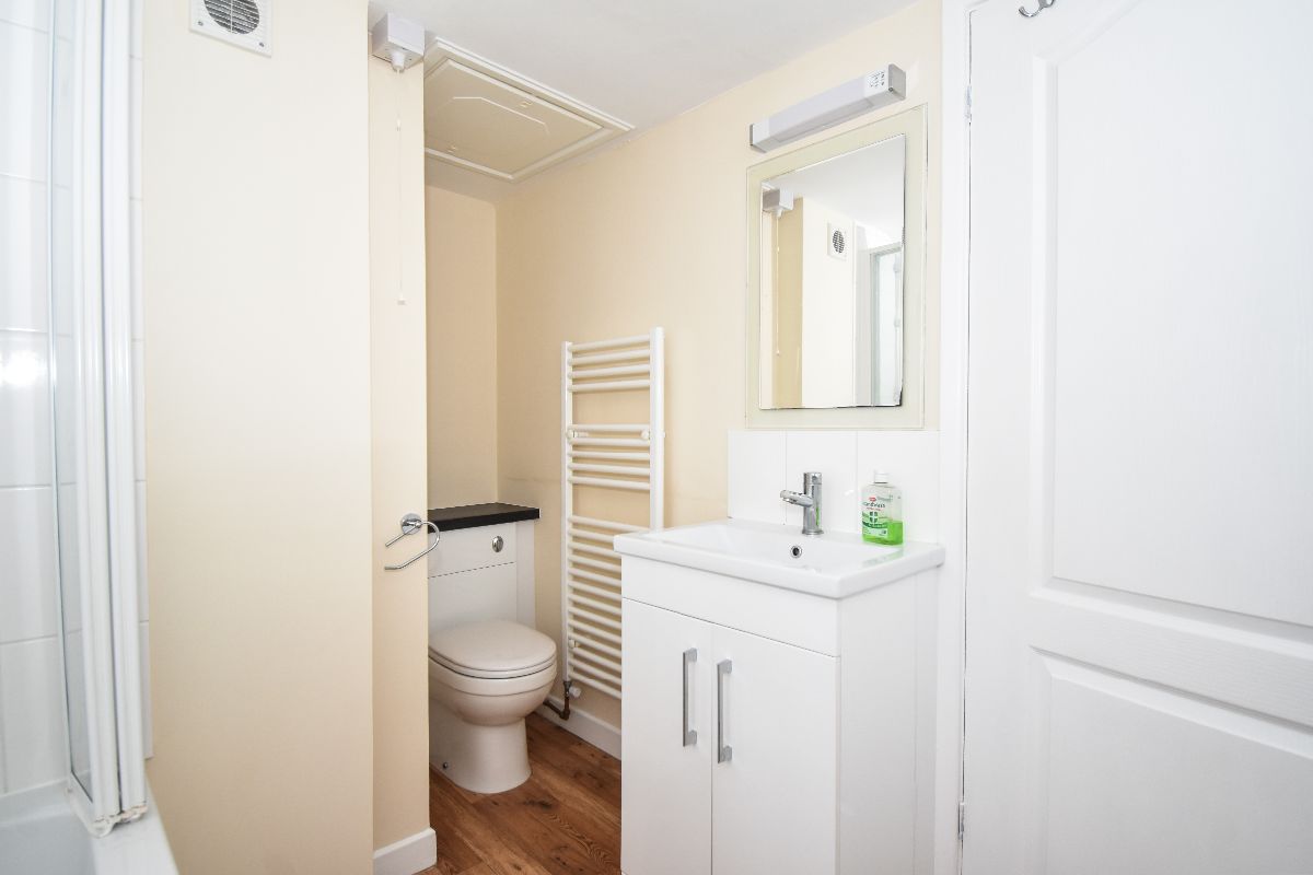 2 bed terraced house to rent in Dews Road, Salisbury  - Property Image 10