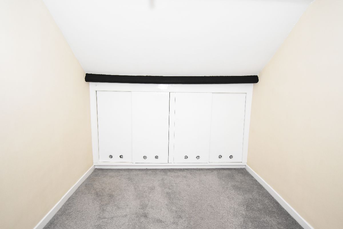 2 bed terraced house to rent in Dews Road, Salisbury 6