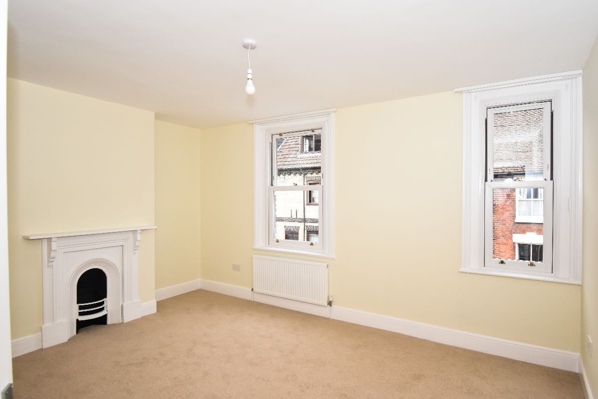 4 bed terraced house to rent in Greencroft Street, Salisbury 5