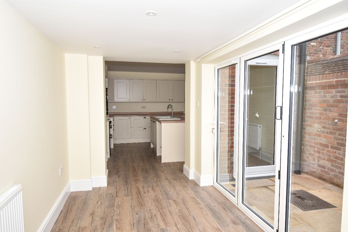 4 bed terraced house to rent in Greencroft Street, Salisbury 4