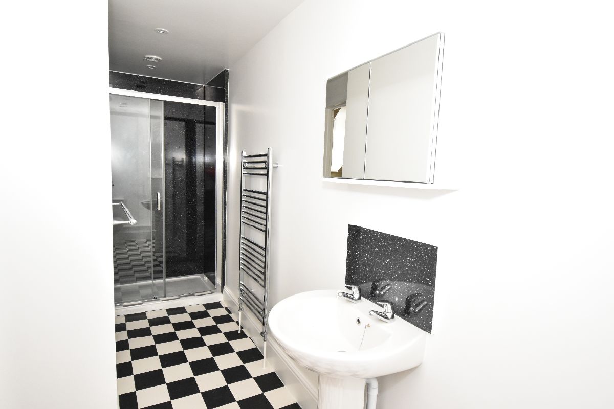 4 bed terraced house to rent in Greencroft Street, Salisbury  - Property Image 8