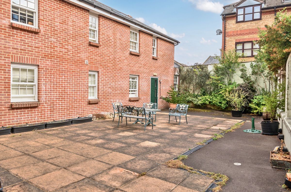 2 bed flat to rent in Fisherton Street, Salisbury  - Property Image 23