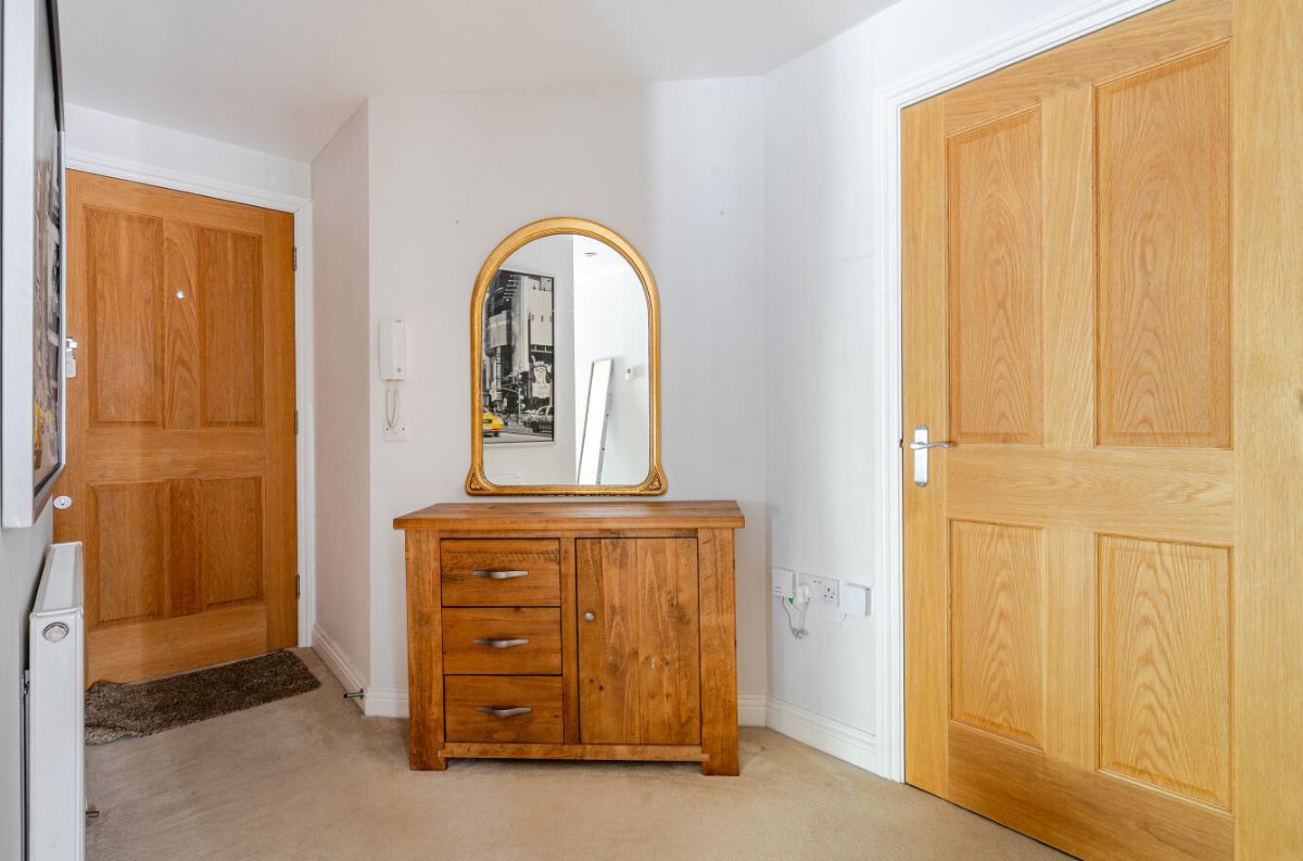 2 bed flat to rent in Fisherton Street, Salisbury  - Property Image 3