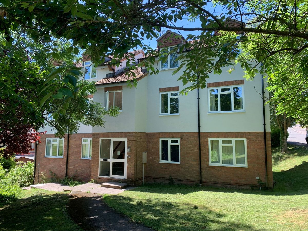 2 bed flat to rent in Flat 7 Ramleaze Drive  - Property Image 1