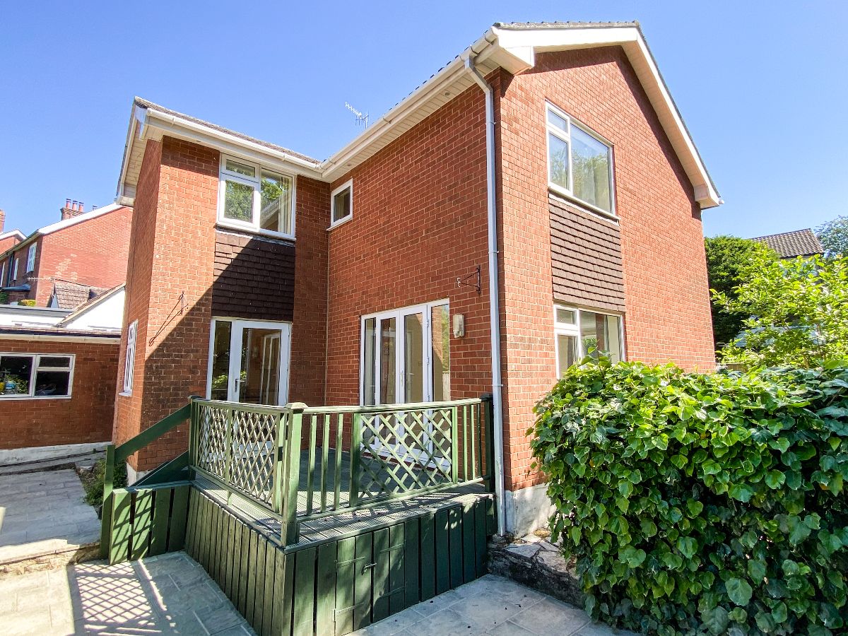 4 bed detached house to rent in Fowlers Road, Salisbury  - Property Image 1