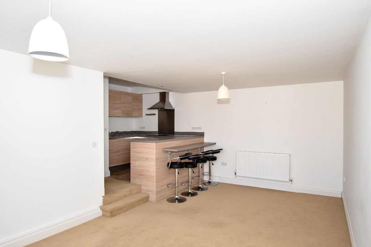 2 bed flat to rent in Scots Mews, Scots Lane, Salisbury 3