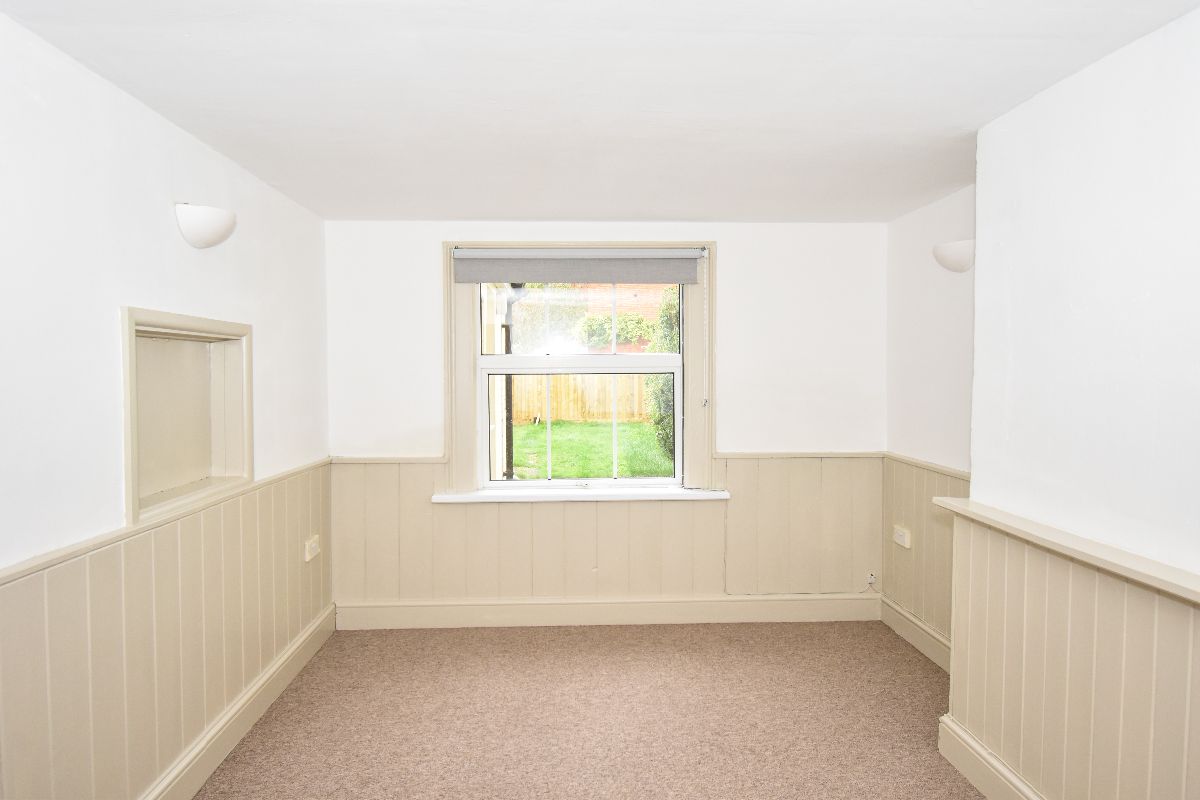 2 bed terraced house to rent in North Street, Wilton 8