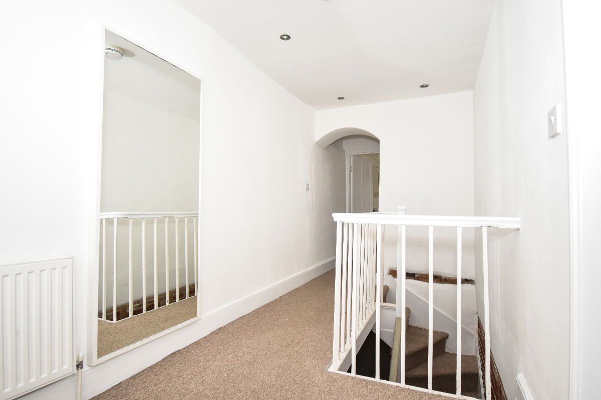 2 bed terraced house to rent in North Street, Wilton  - Property Image 14