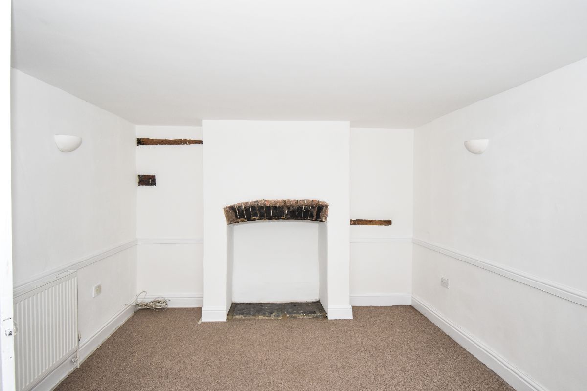 2 bed terraced house to rent in North Street, Wilton 5