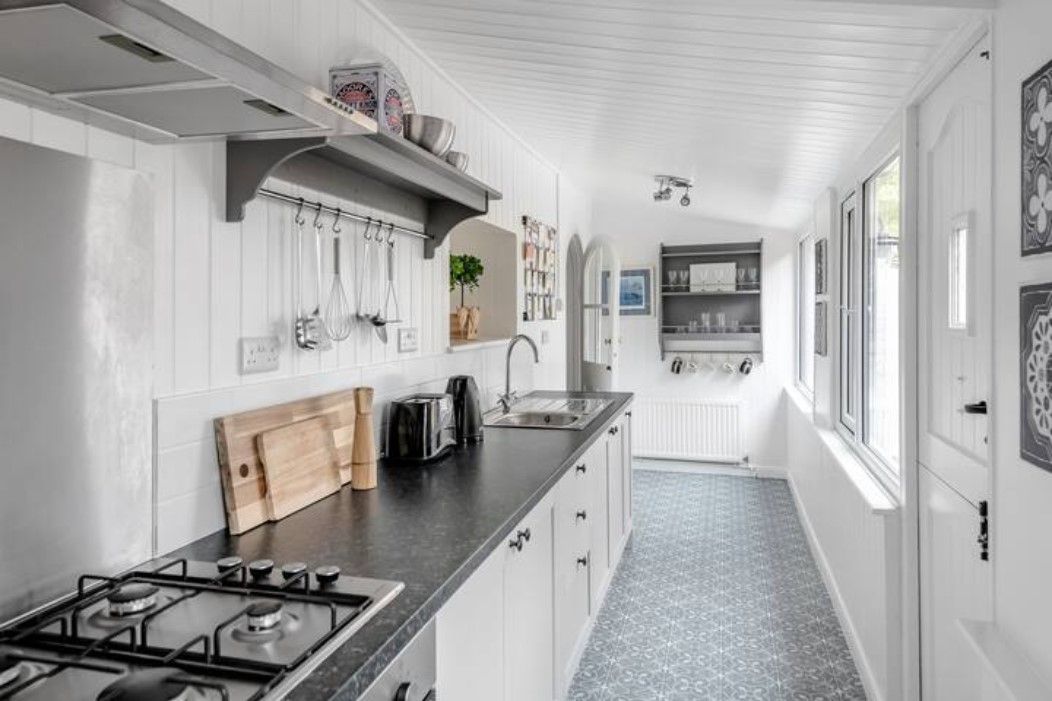 3 bed cottage to rent in Cosy Up Cottage, Warminster  - Property Image 5