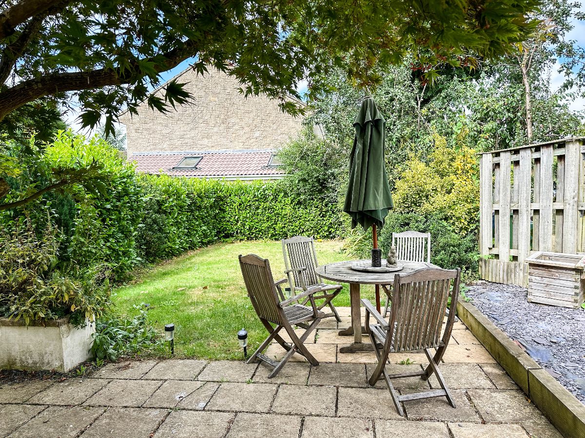 3 bed cottage to rent in Cosy Up Cottage, Warminster  - Property Image 2