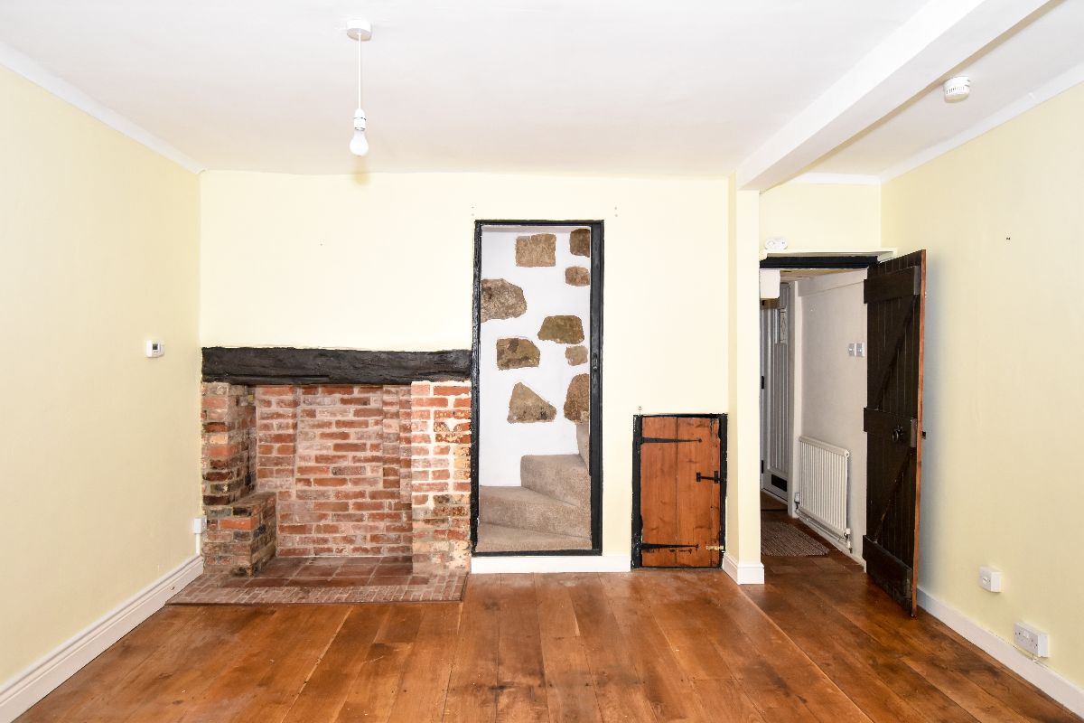 2 bed cottage to rent in 24 South Street, Wilton 5