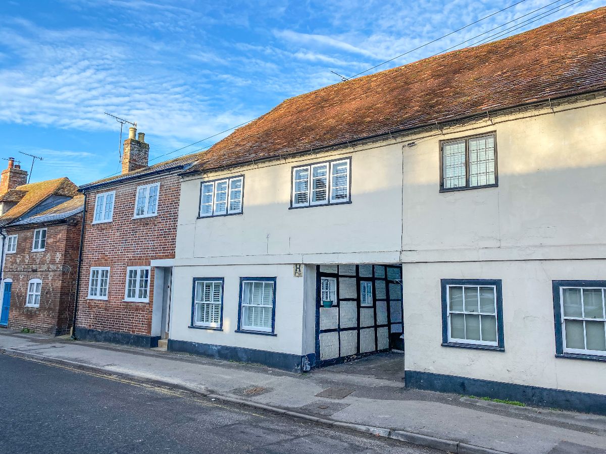 2 bed cottage to rent in 24 South Street, Wilton