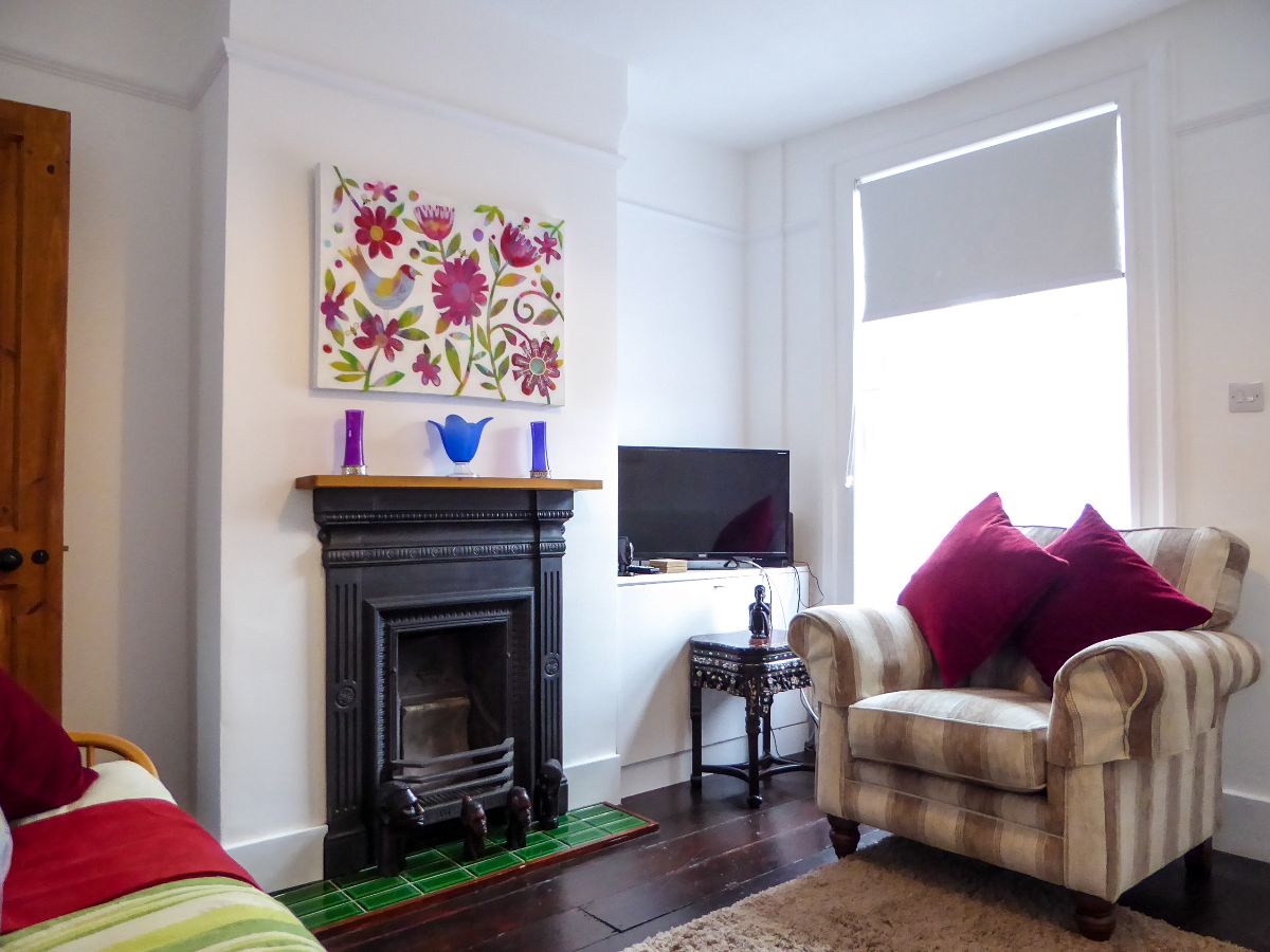 2 bed terraced house to rent in Park Street 2