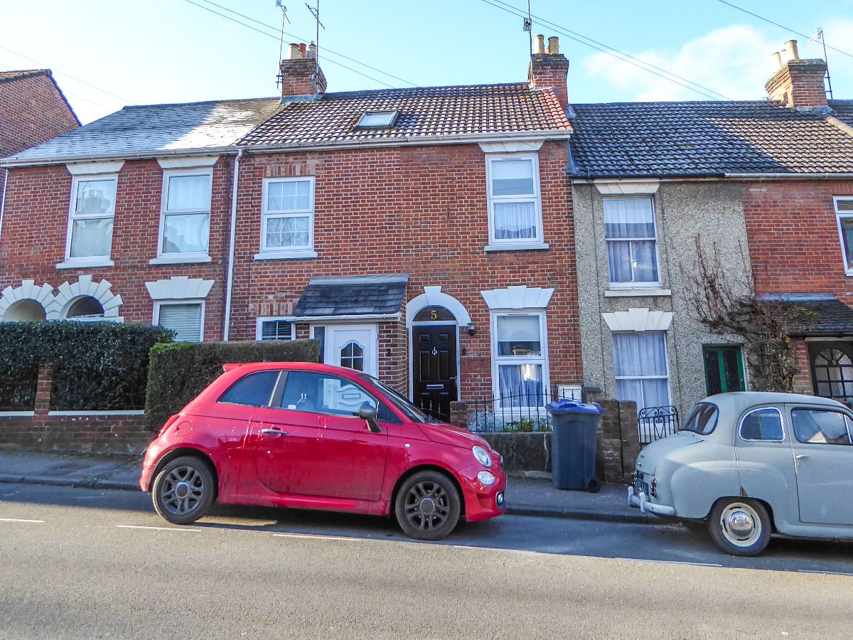 2 bed terraced house to rent in Park Street - Property Image 1